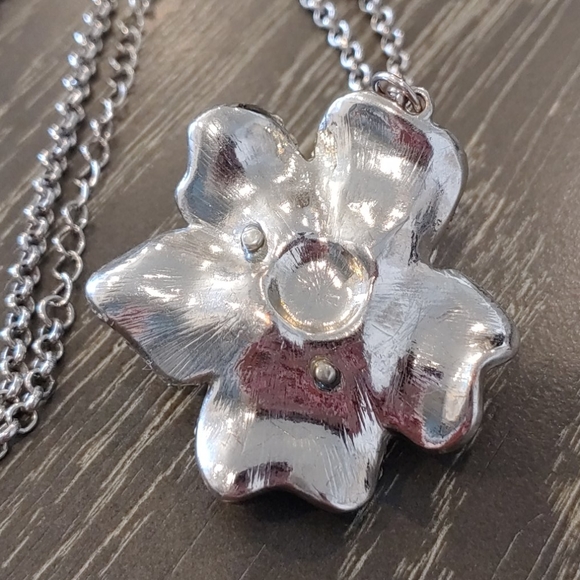 Flower Blossom Necklace - Picture 5 of 5